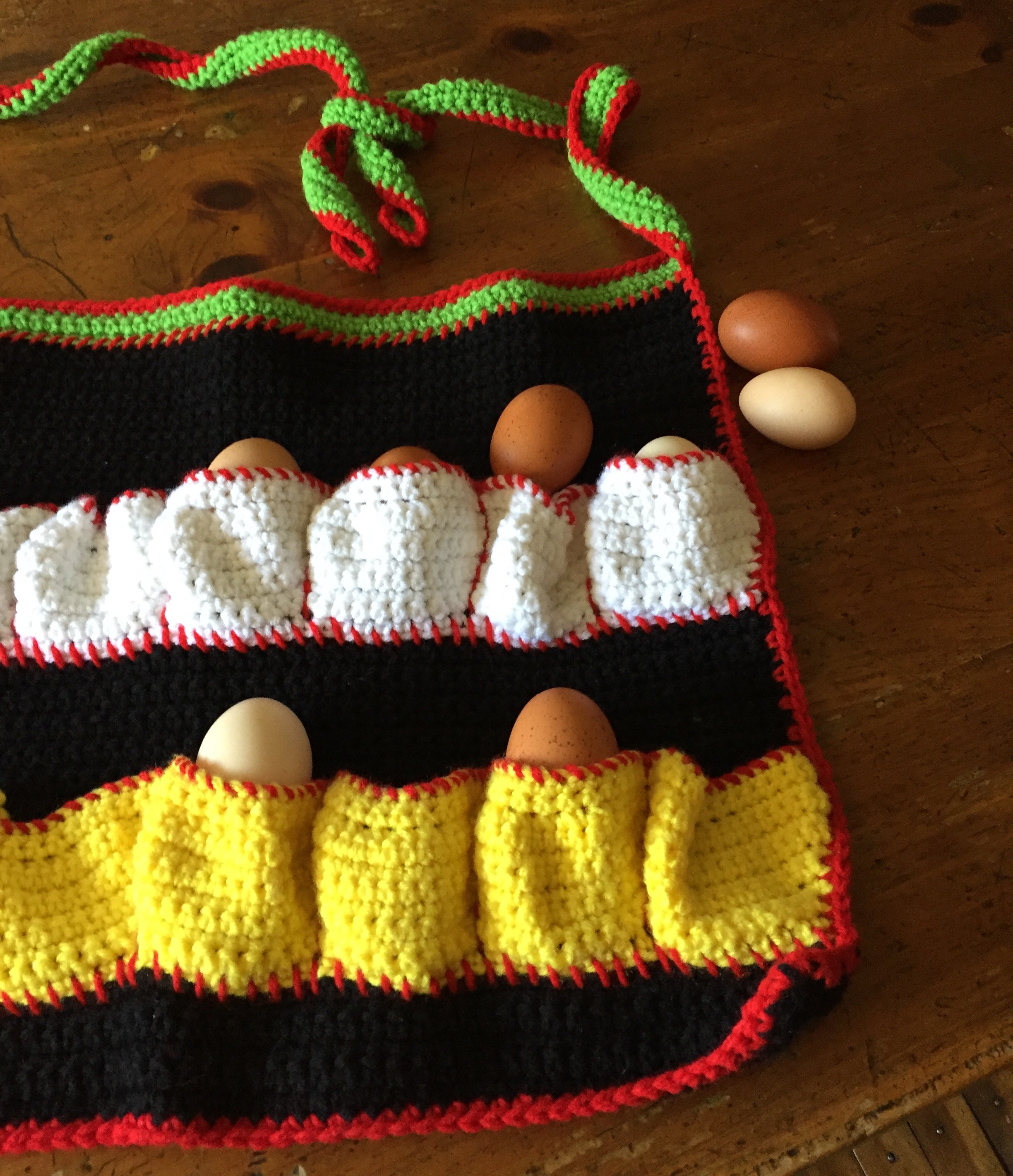 Crochet Apron Pattern Free Cheerful Crocheted Egg Gathering Apron A Review And A Deal