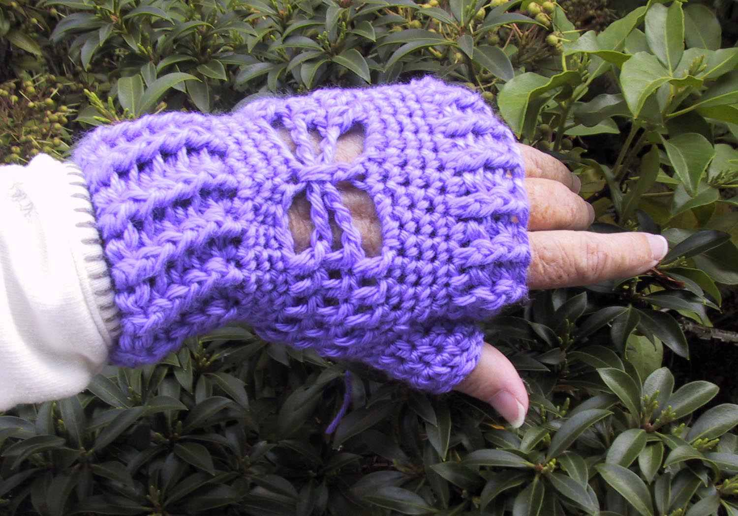 Crochet Gloves Pattern With Fingers 10 Free Crochet Fingerless Gloves Patterns
