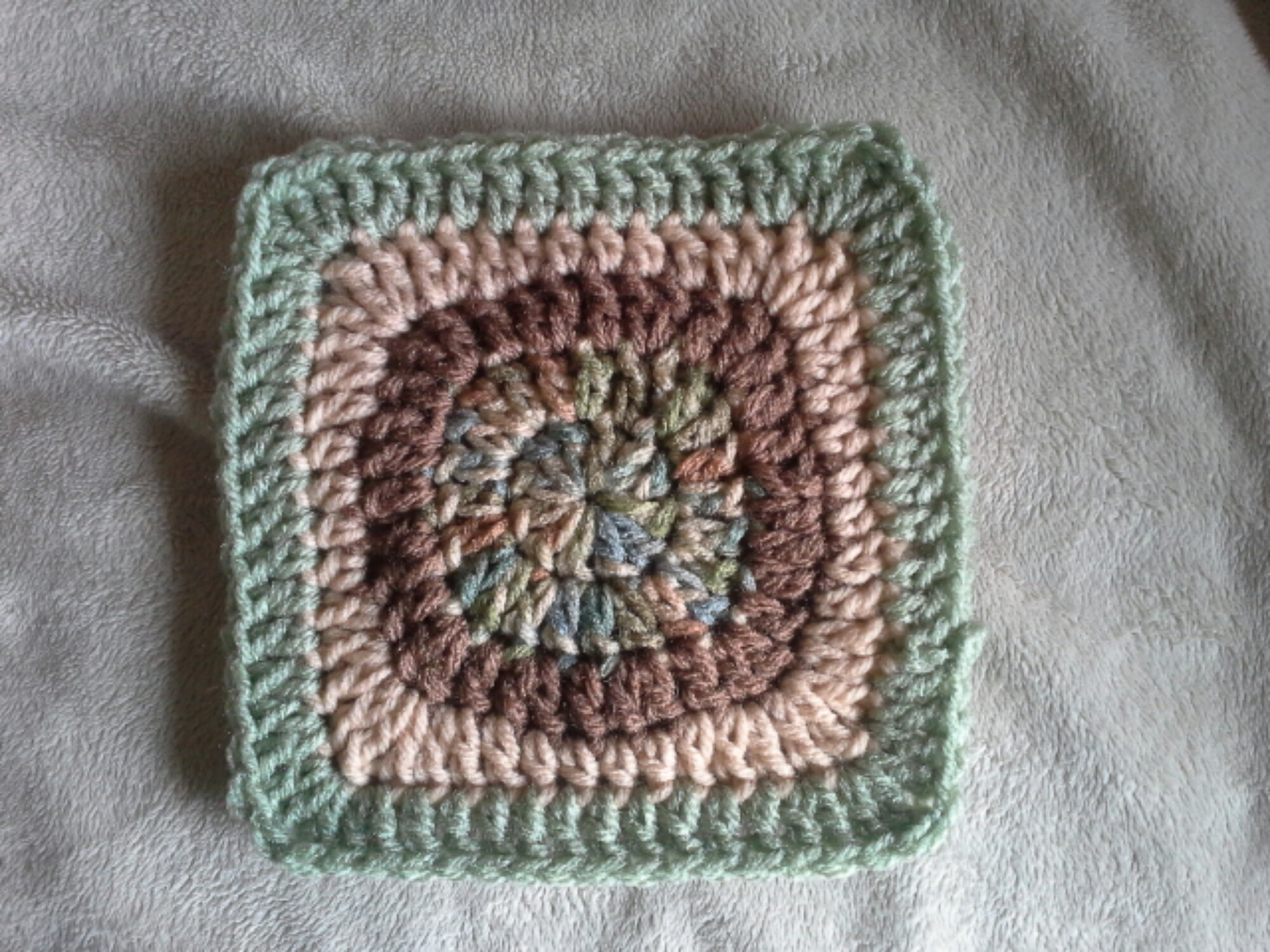 Crochet Granny Square Pattern Free Solid Granny Square Crochet Pattern The Sparkly Toad