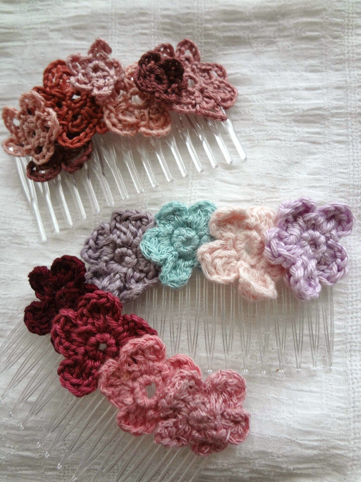 Crochet Hair Clip Patterns Free Little Treasures Make A Flower Hair Comb Free Flower Pattern