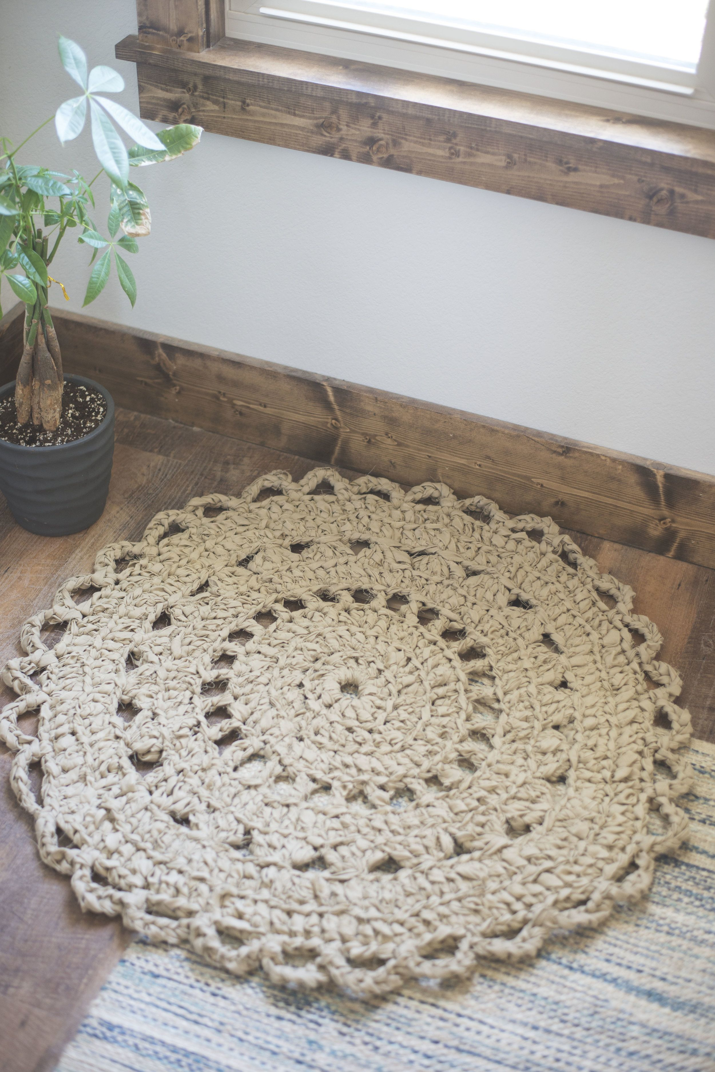 Crochet Rug Pattern Crochet Rug Pattern Made From Bed Sheets Love The Rustic Shab