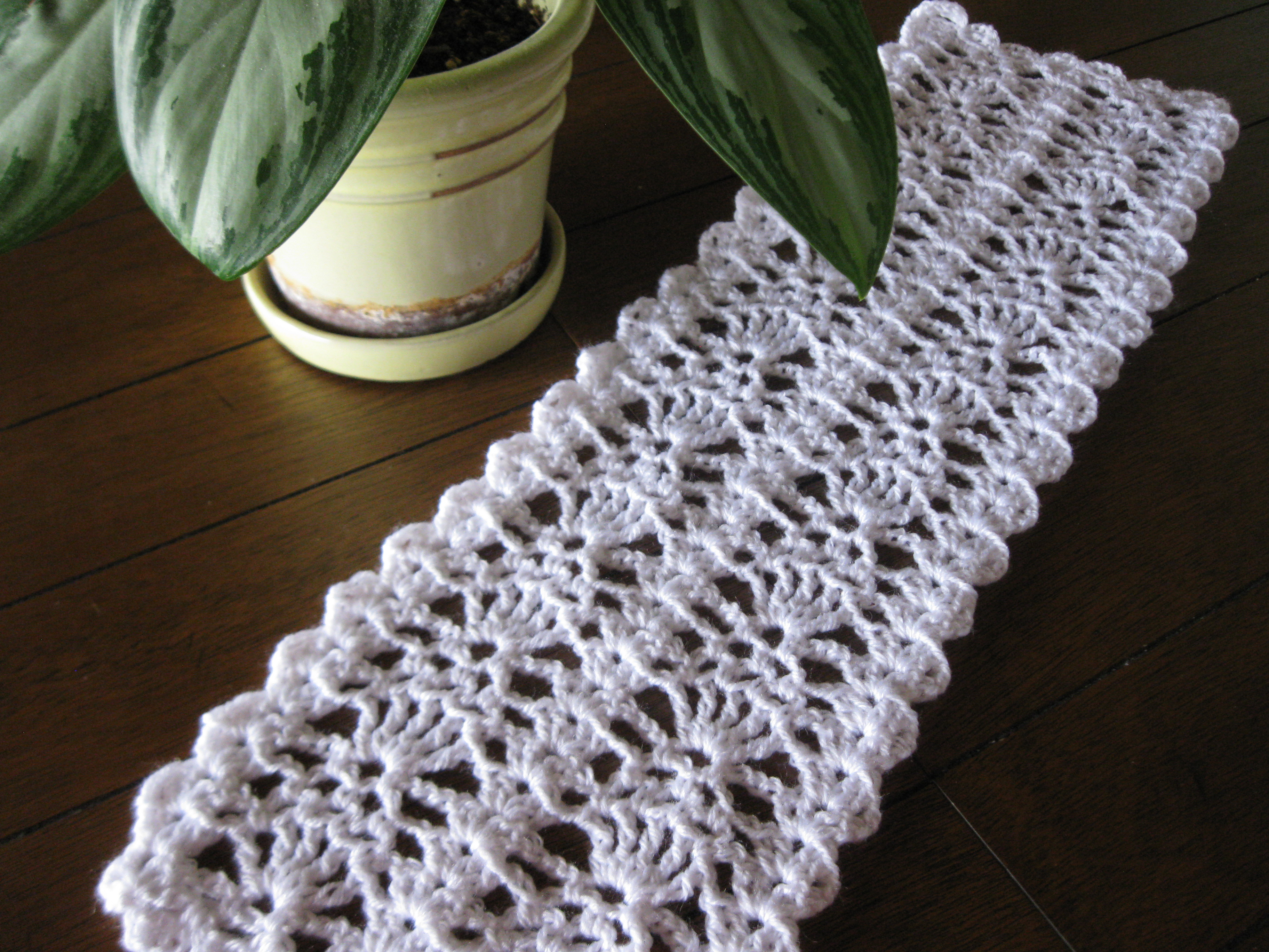 Crochet Table Runner Patterns Day 81365 The Day I Finished My Short Crocheted Table Runner 365