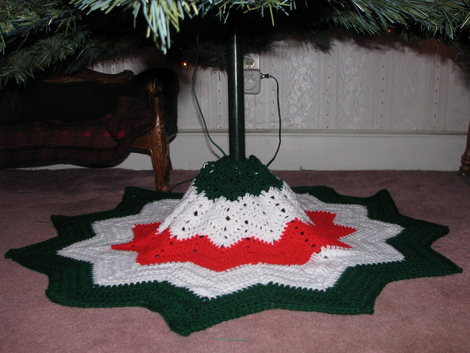 Crochet Tree Skirt Pattern Craft Attic Resources Tree Skirt Is Finished