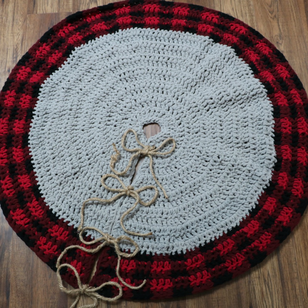 Crochet Tree Skirt Pattern Crochet Buffalo Plaid Tree Skirt Pillow Cover Mjs Off The Hook