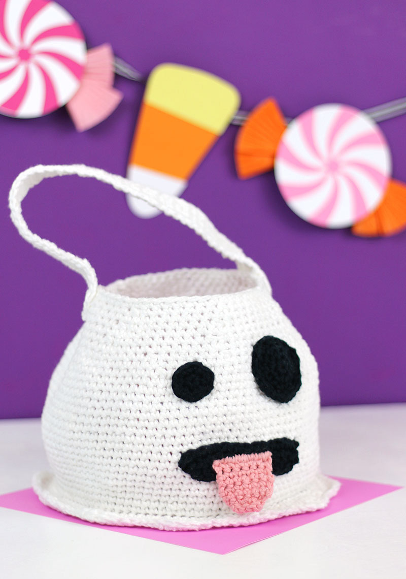 Cute Crochet Patterns Cute Crochet Emoji Ghost Bag Free Halloween Crochet Pattern