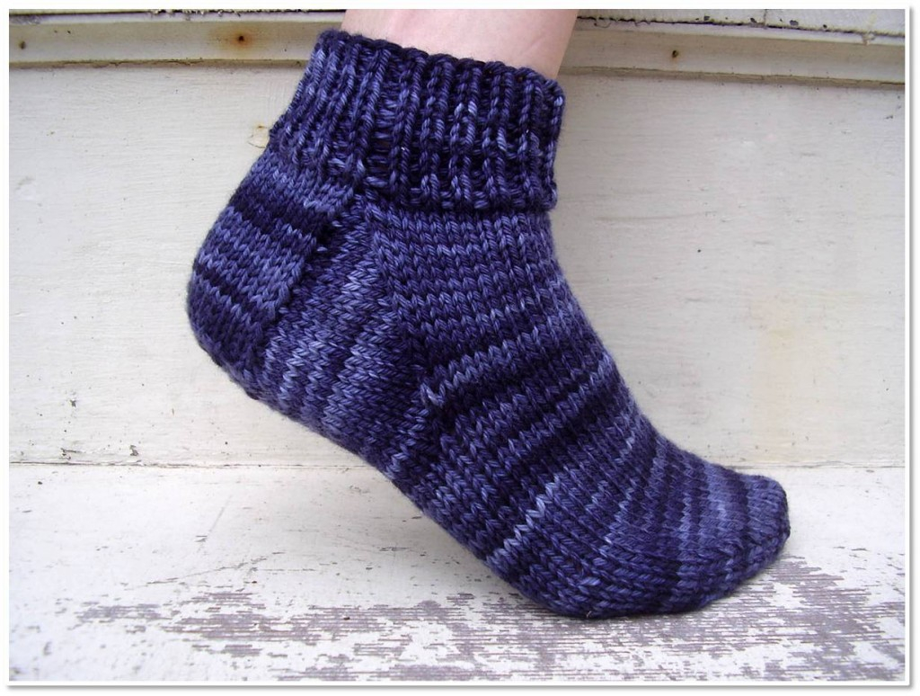 Easy Bed Socks Crochet Pattern Free Knitting Pattern Easy Peasy Socks Shiny Happy World