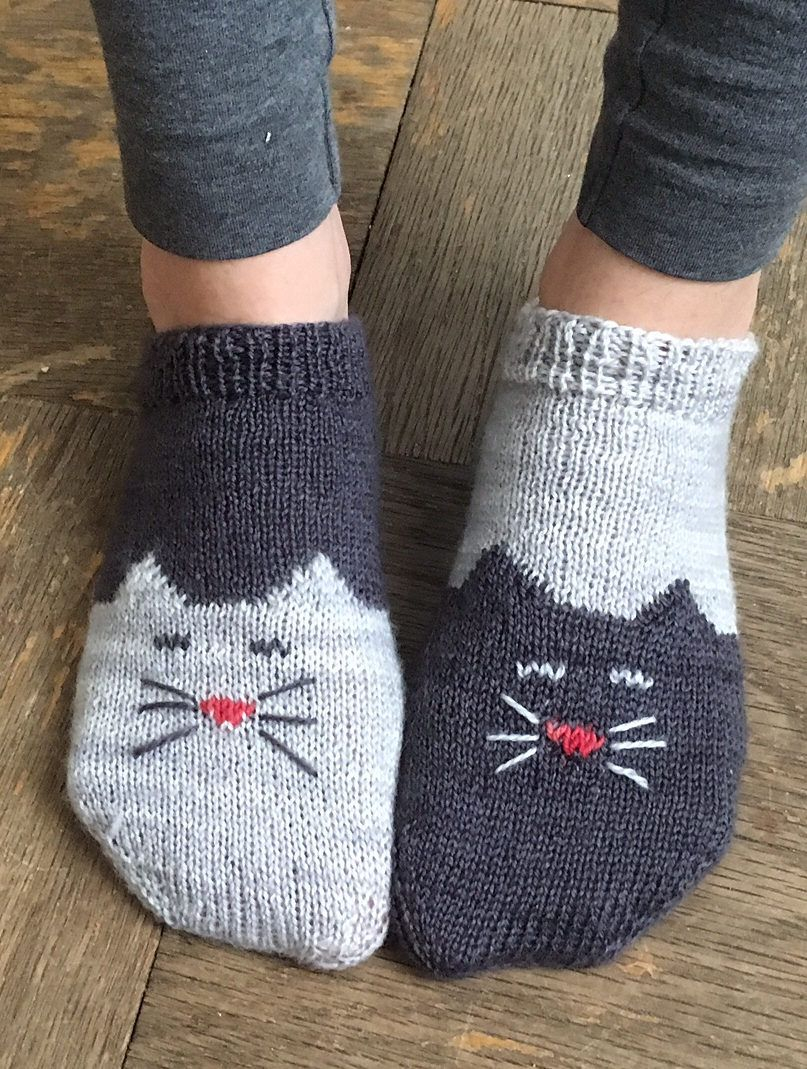 Easy Bed Socks Crochet Pattern Free Knitting Pattern For Yinyang Kitty Socks Toe Up Ankle Socks