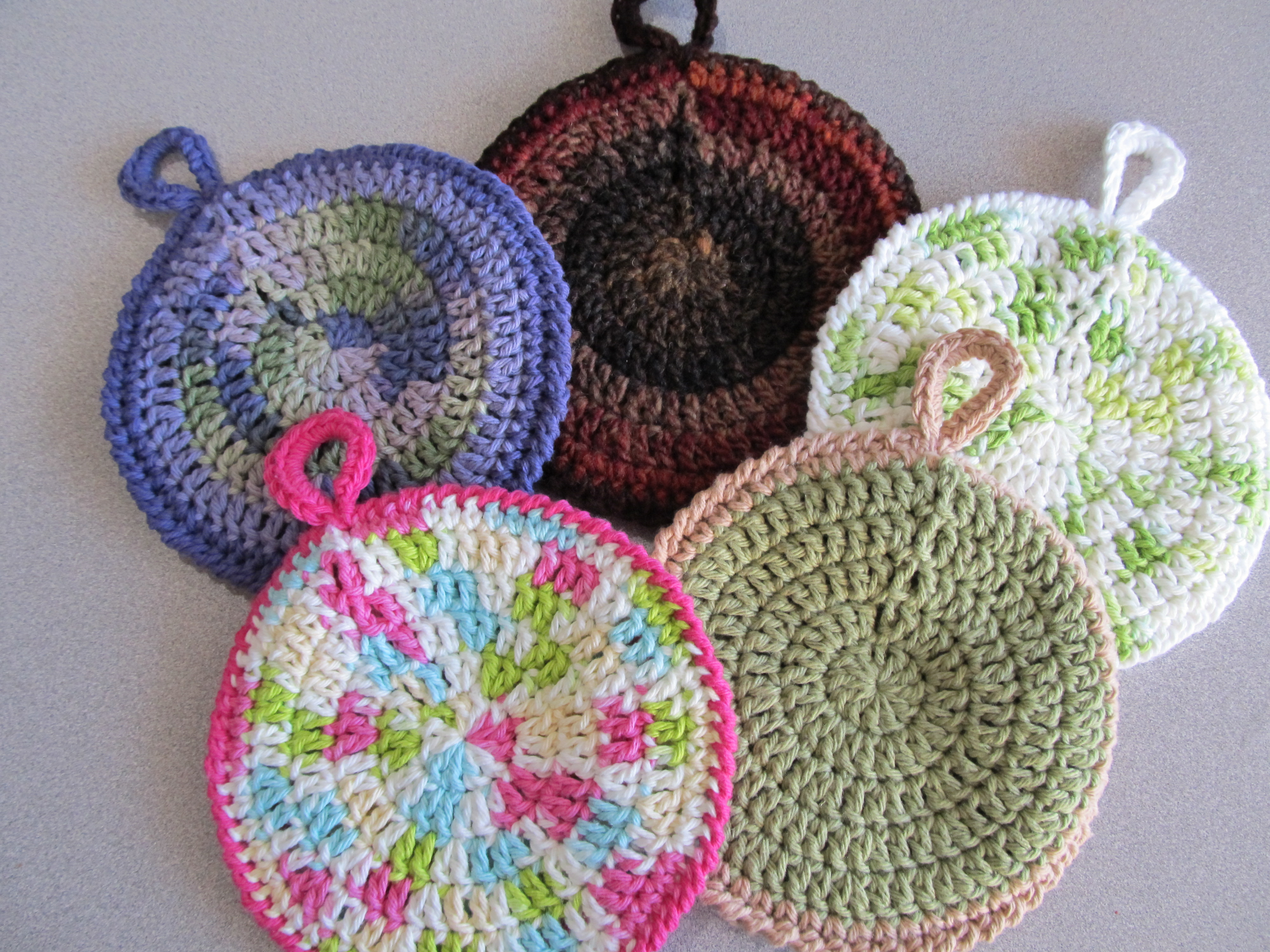 Free Crochet Hot Pad Patterns Circular Potholders The Caped Crocheter