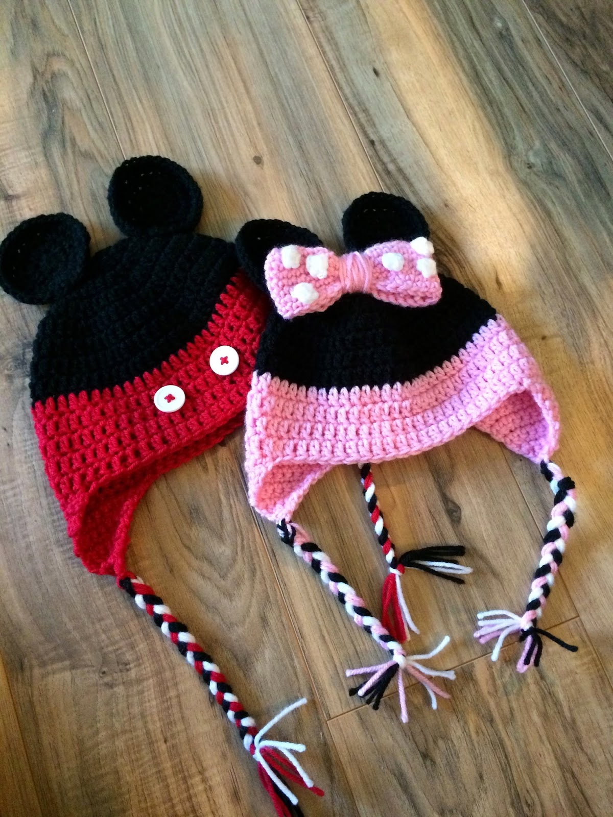 Free Crochet Pattern For Mickey Mouse Hat Twenty Somethin Mom Crochet Minnie And Mickey Mouse Earflap Hat