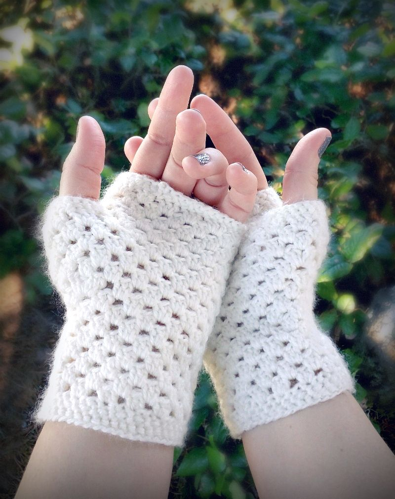 Free Crochet Pattern Hand Warmers Crochet Fingerless Gloves Free Patterns Crochet Gloves Pinterest