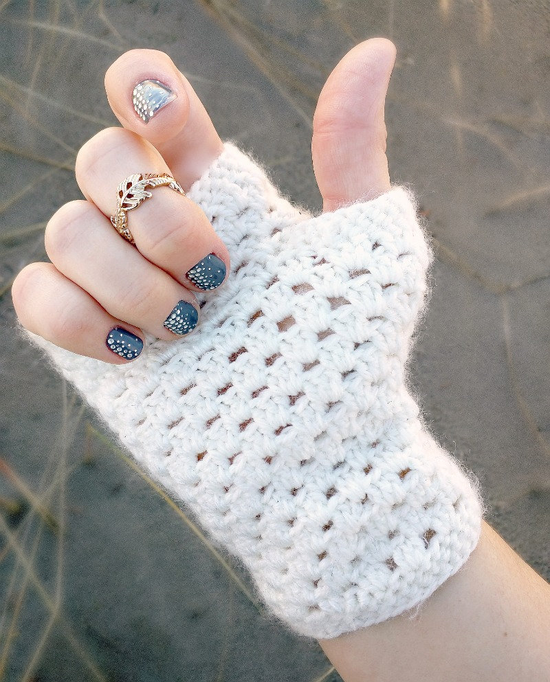 Free Crochet Pattern Hand Warmers Fingerless Gloves Crochet Pattern Free Delicate Gloves Pattern