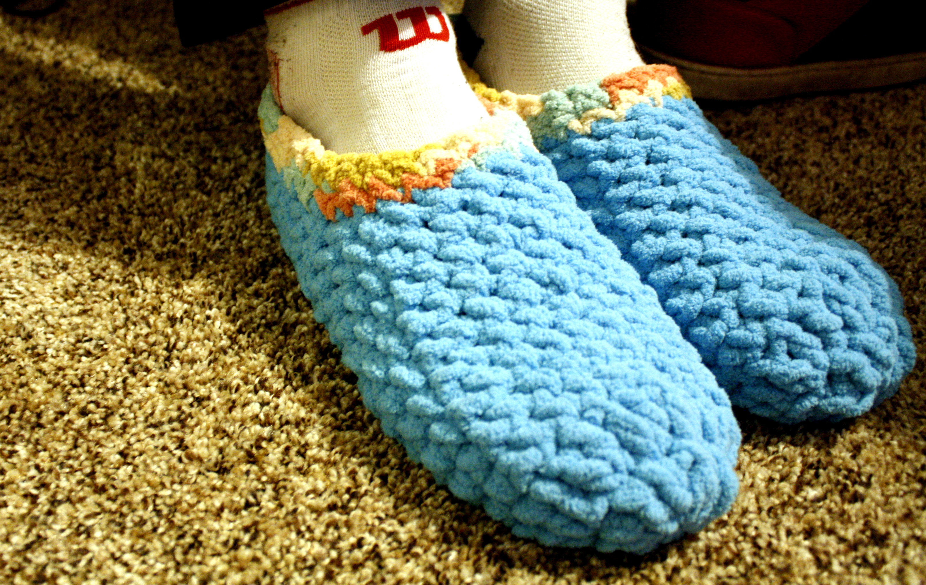 Free Crochet Patterns For Men 16 Super Bulky Mens Crochet Slippers Free Pattern Rainbows And