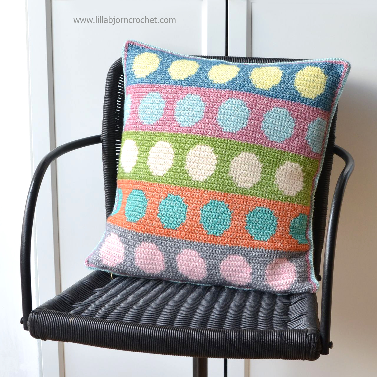Free Crochet Pillow Patterns Tapestry Circles Pillow Free Crochet Pattern Lillabjrns Crochet