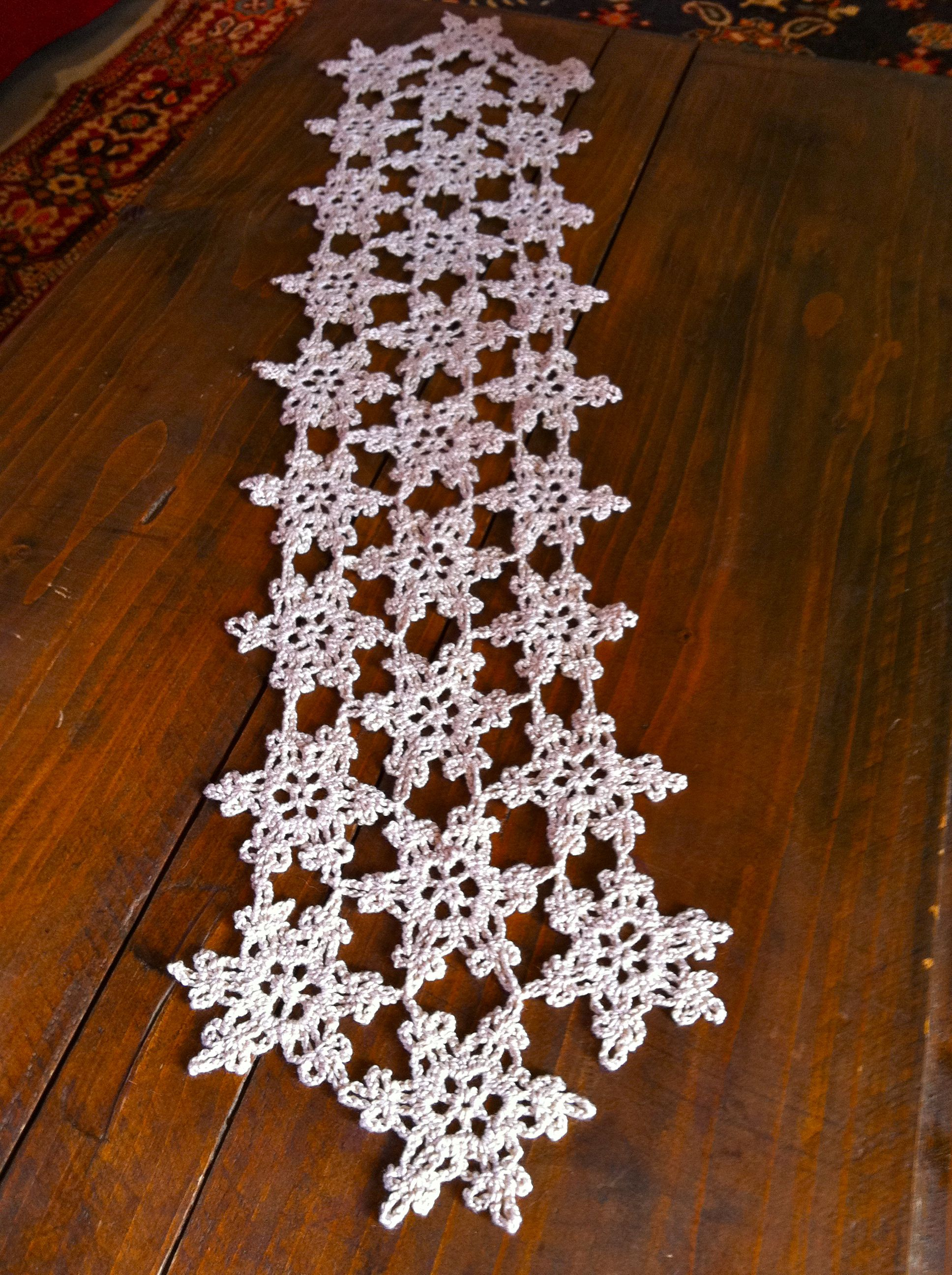 Free Crochet Table Runner Patterns Crochet Snowflake Table Runner My Wishlist Crochet Crochet