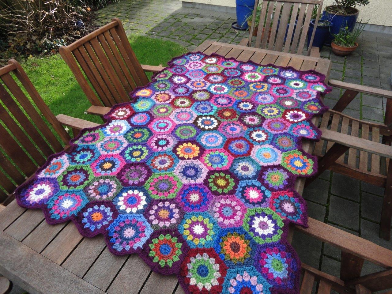 Hexagon Crochet Rug Pattern Wendys Quilts And More Crochet Hexagons Q2 Finish A Long