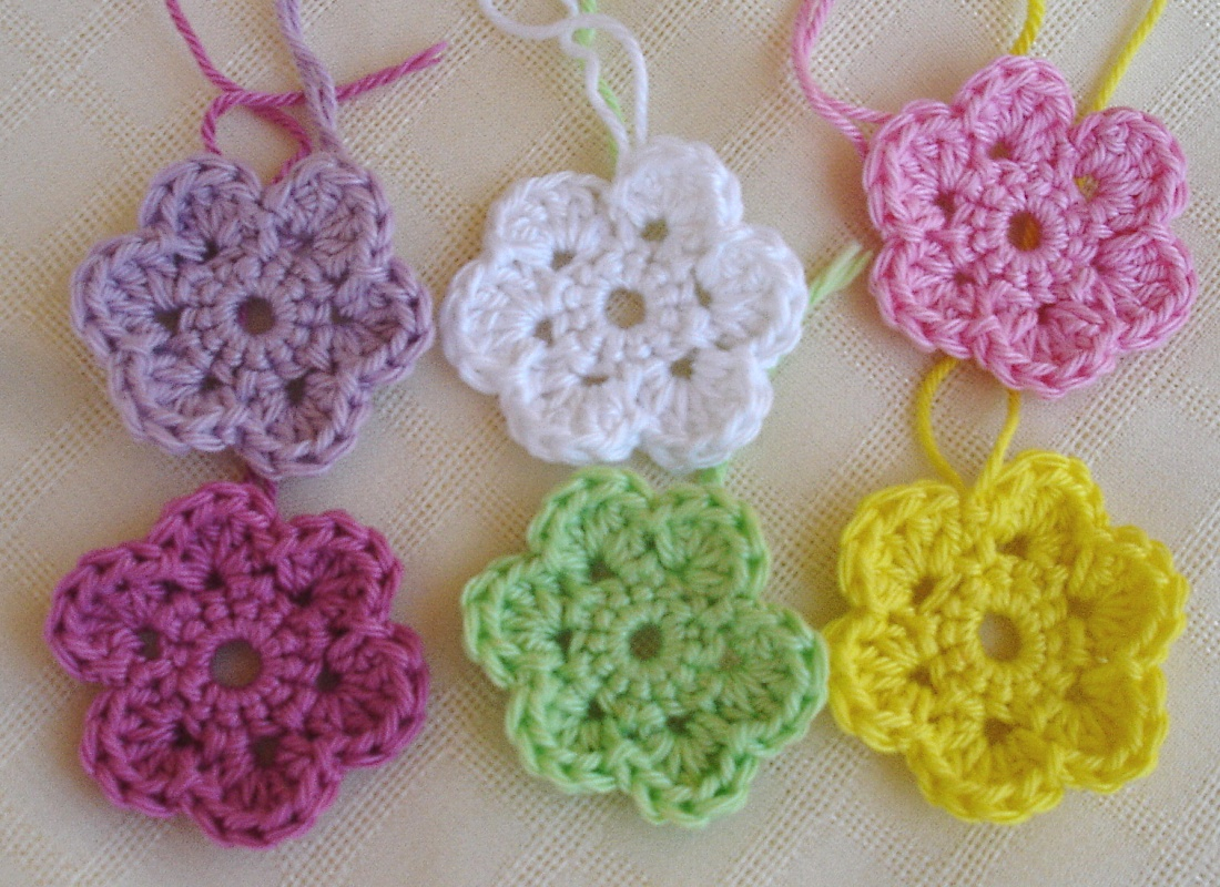 Simple Crochet Rose Pattern Is It A Toy Crochet Doodle Flowers Free Pattern